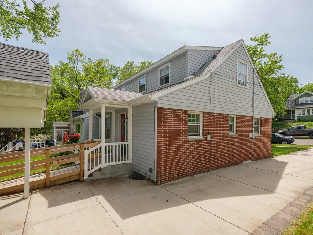 1927 Indiana Street Kalamazoo City MI 49008