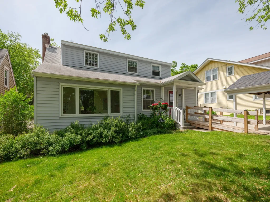 1927 Indiana Street Kalamazoo City MI 49008