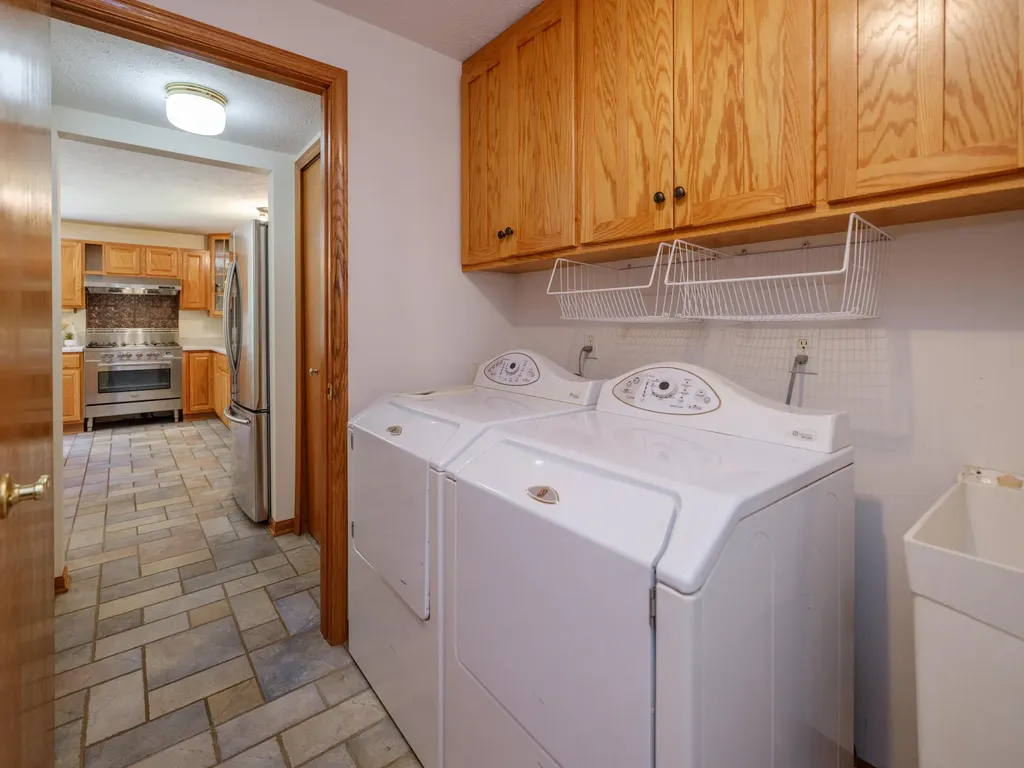 1042 Hunter Ridge Bedford Charter Township MI 49017