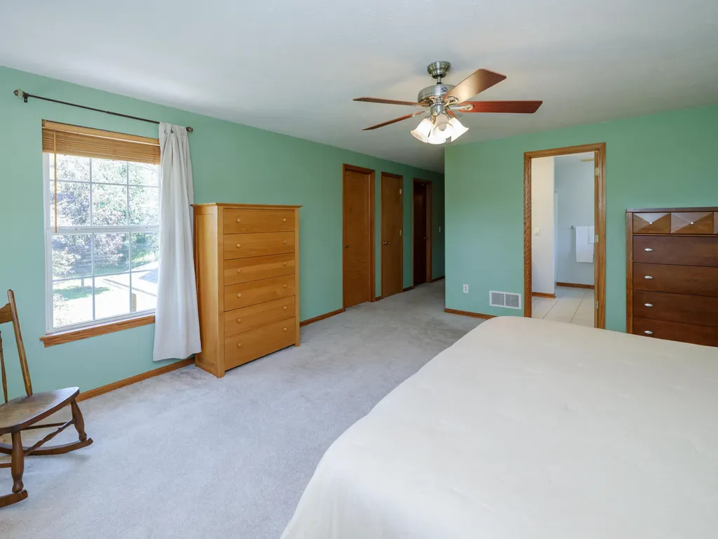 1042 Hunter Ridge Bedford Charter Township MI 49017