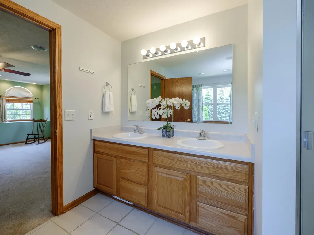 1042 Hunter Ridge Bedford Charter Township MI 49017