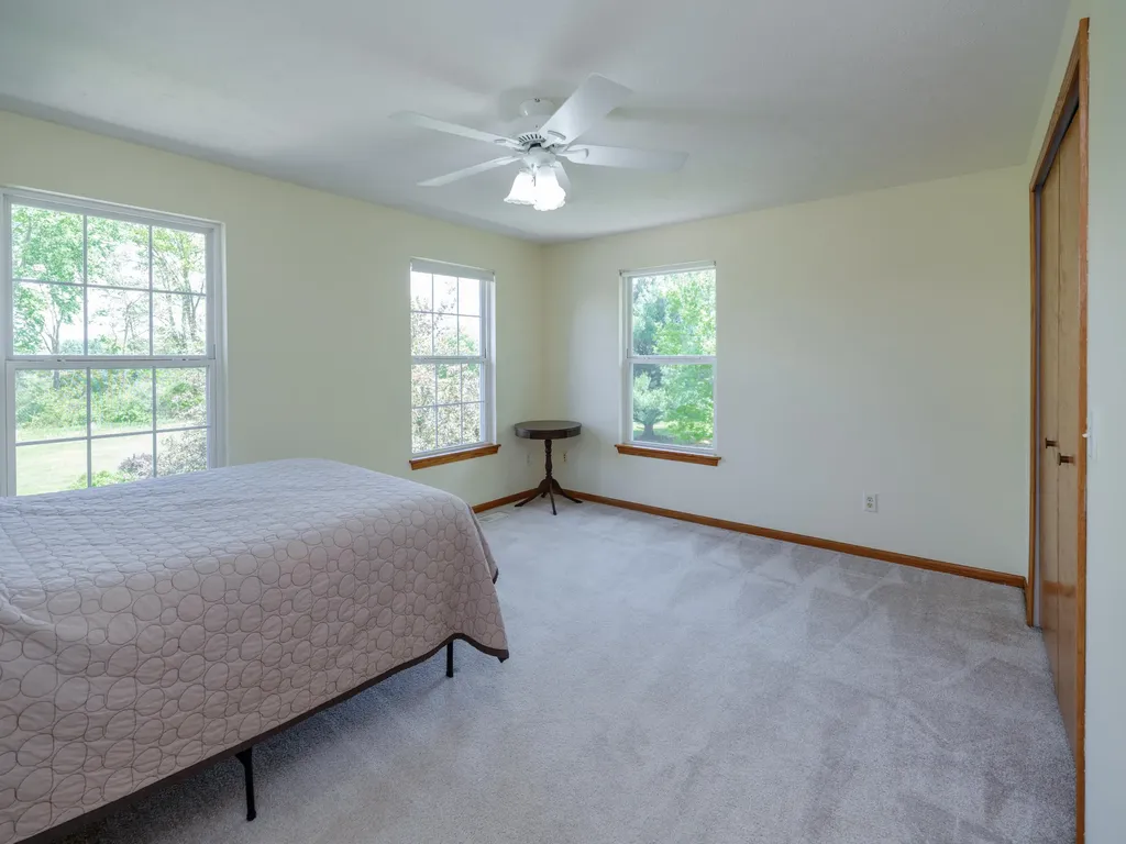1042 Hunter Ridge Bedford Charter Township MI 49017
