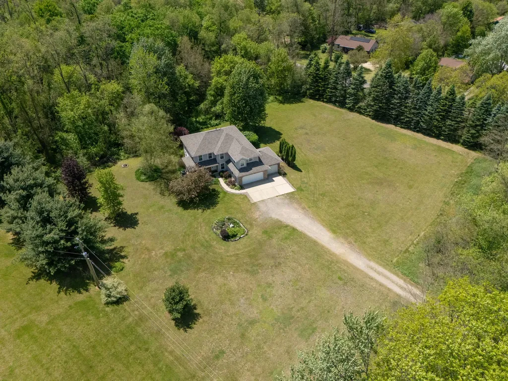 1042 Hunter Ridge Bedford Charter Township MI 49017