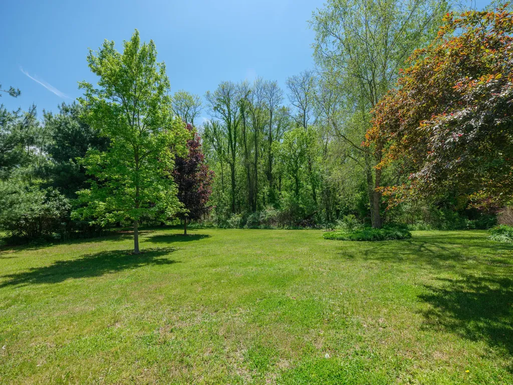 1042 Hunter Ridge Bedford Charter Township MI 49017