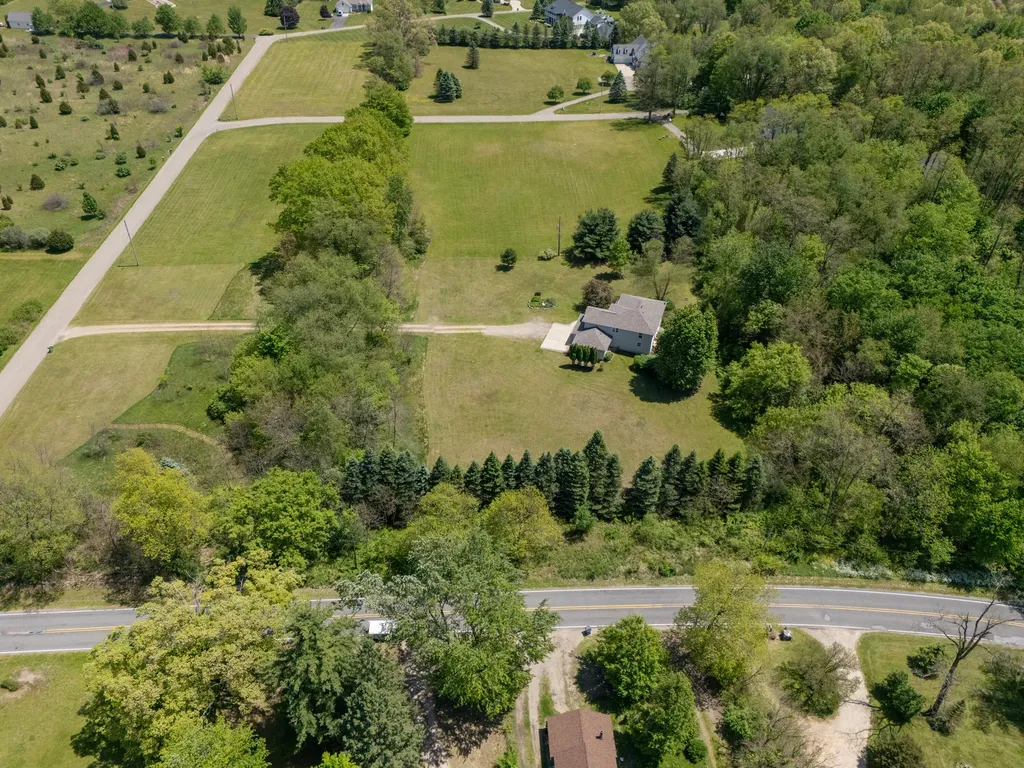 1042 Hunter Ridge Bedford Charter Township MI 49017