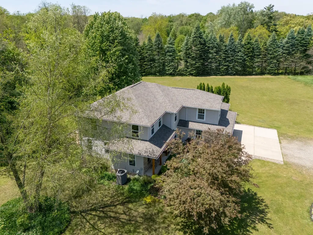 1042 Hunter Ridge Bedford Charter Township MI 49017