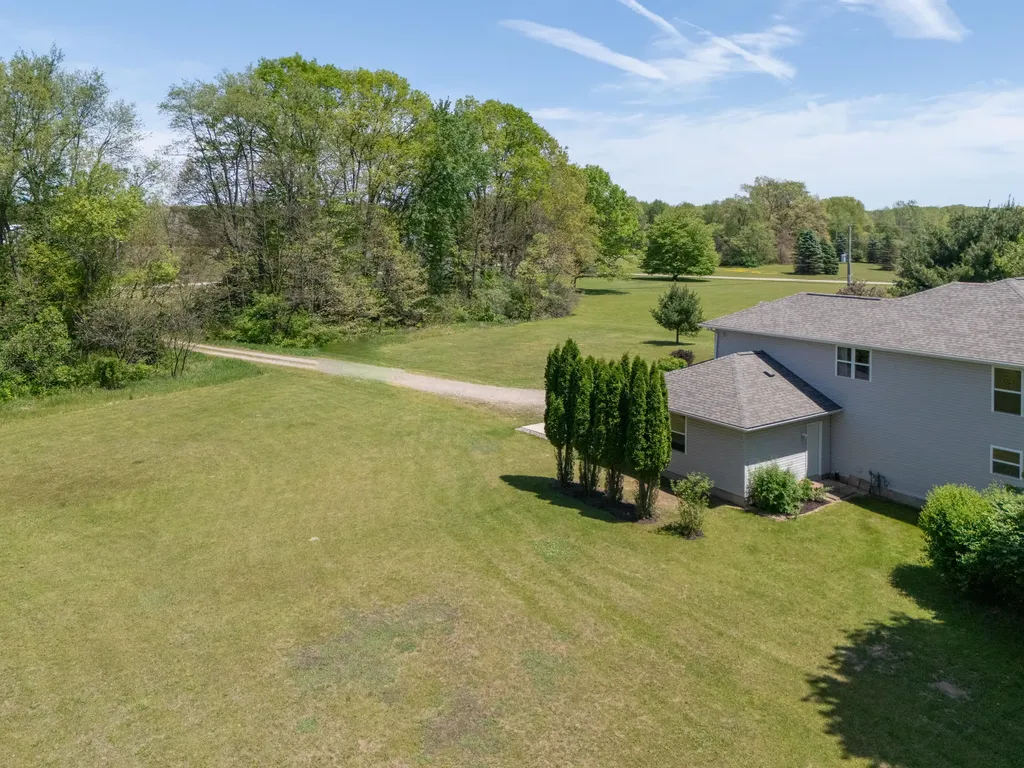 1042 Hunter Ridge Bedford Charter Township MI 49017