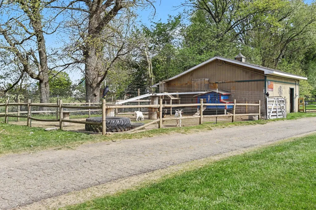 11475 Gorsline Road Pennfield Charter Township MI 49014