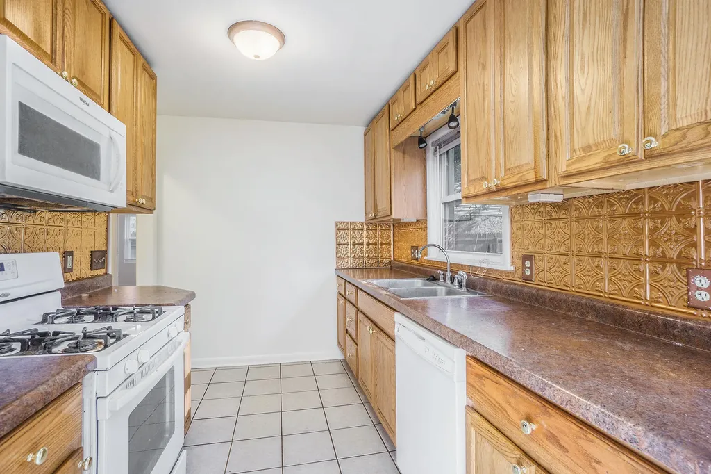 1315 Sutherland Avenue Kalamazoo City MI 49006