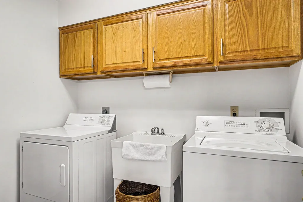 6811 Birdsong Avenue Texas Charter Township MI 49009