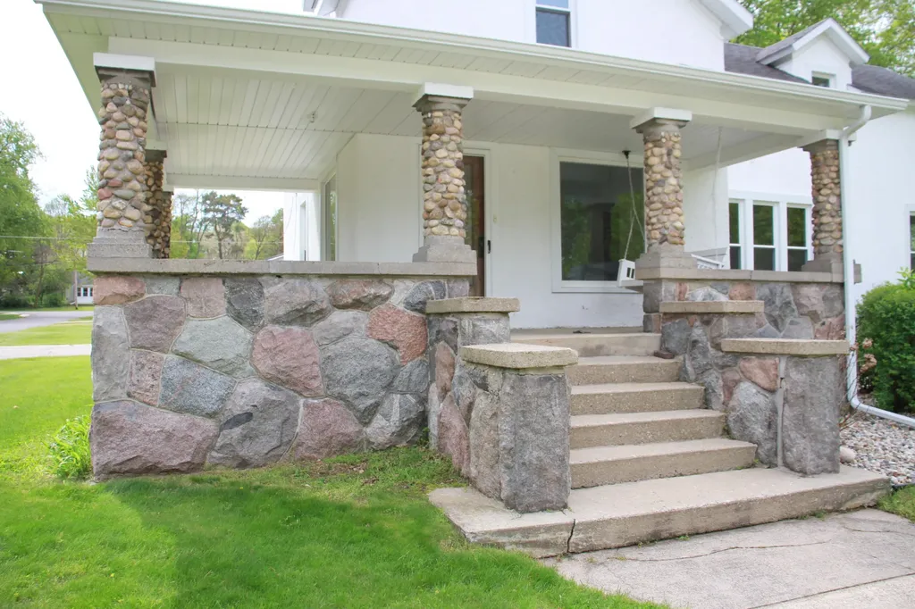 24195 Third Avenue Mattawan Village MI 49071
