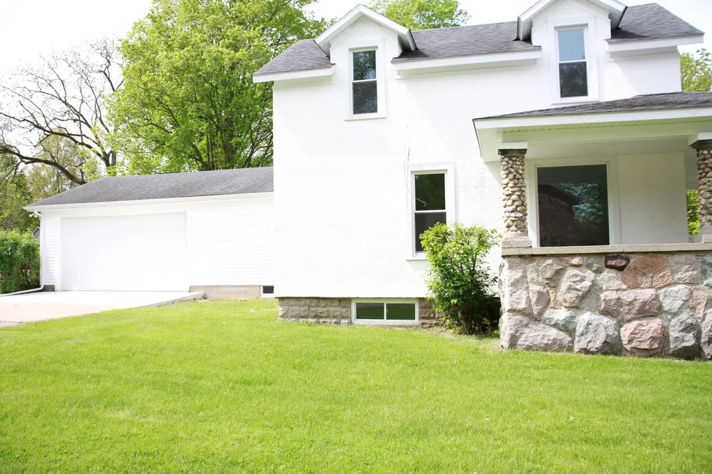 24195 Third Avenue Mattawan Village MI 49071