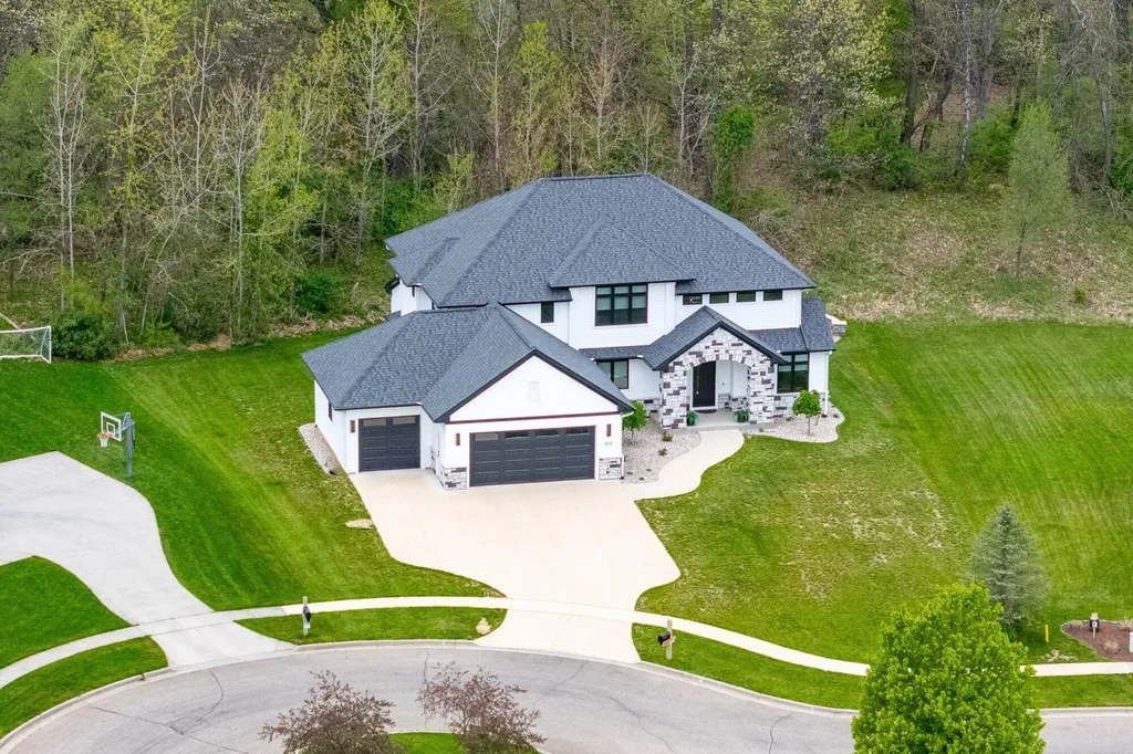 4010 Hollow Wood Drive Portage City MI 49024