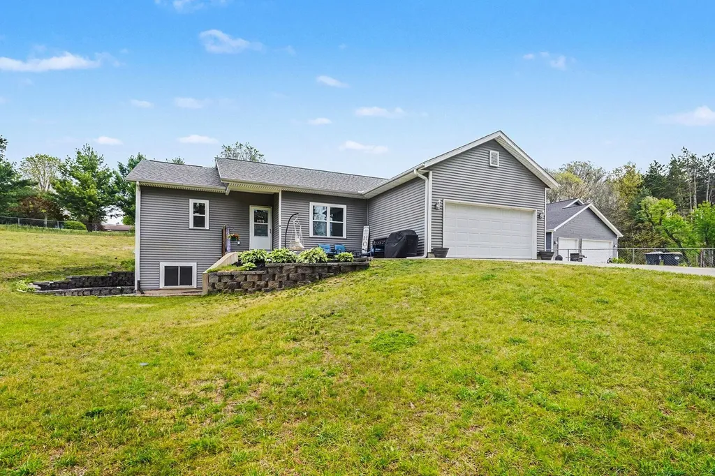 31800 Pine Ridge Circle Antwerp Township MI 49065