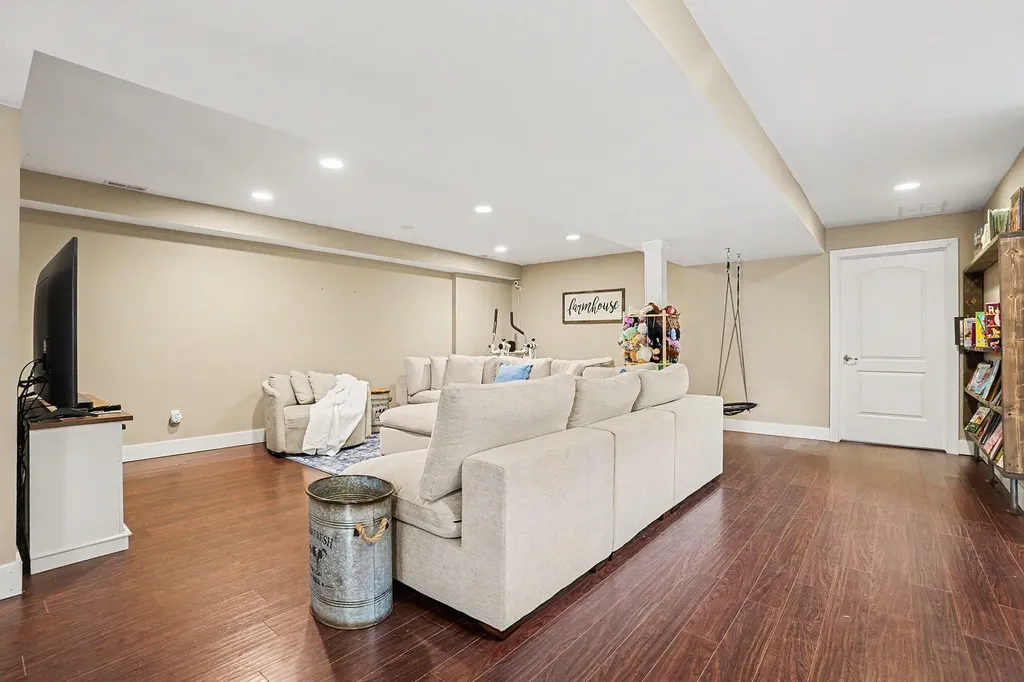31800 Pine Ridge Circle Antwerp Township MI 49065