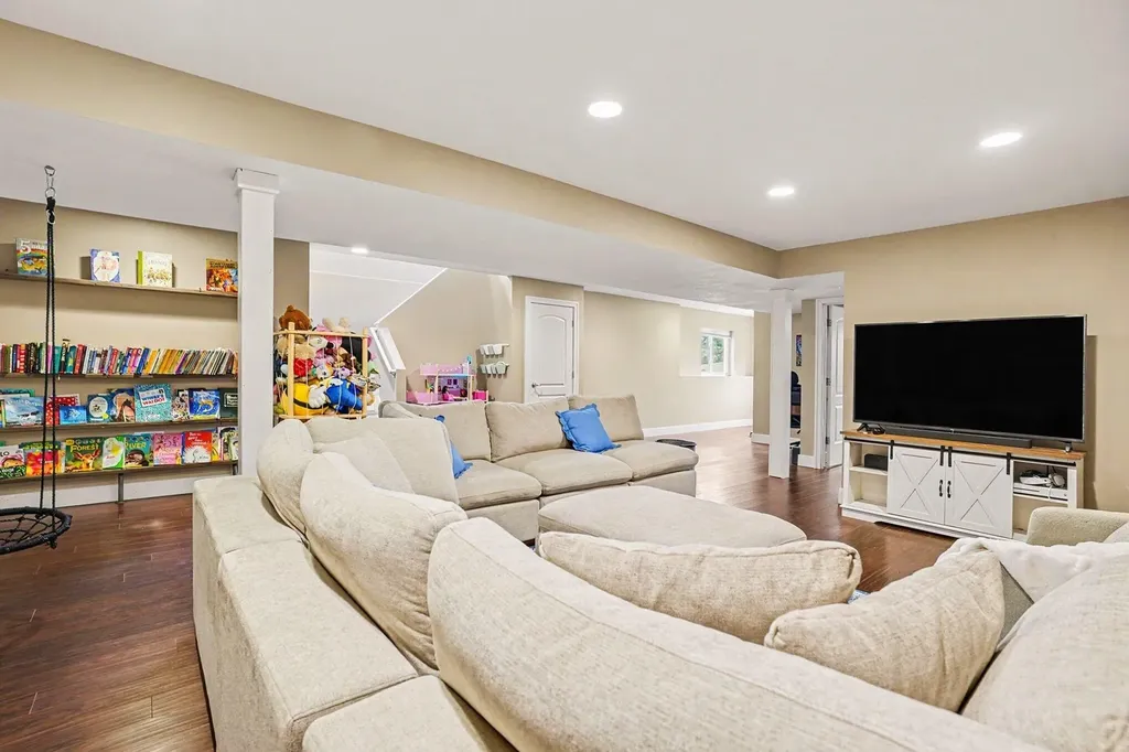31800 Pine Ridge Circle Antwerp Township MI 49065
