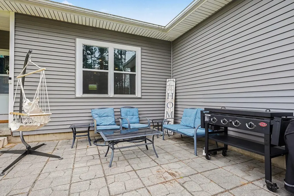 31800 Pine Ridge Circle Antwerp Township MI 49065