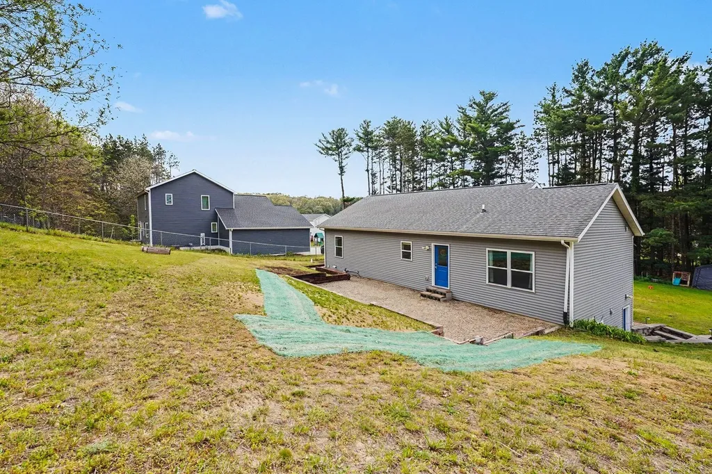31800 Pine Ridge Circle Antwerp Township MI 49065