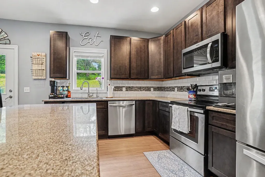31800 Pine Ridge Circle Antwerp Township MI 49065