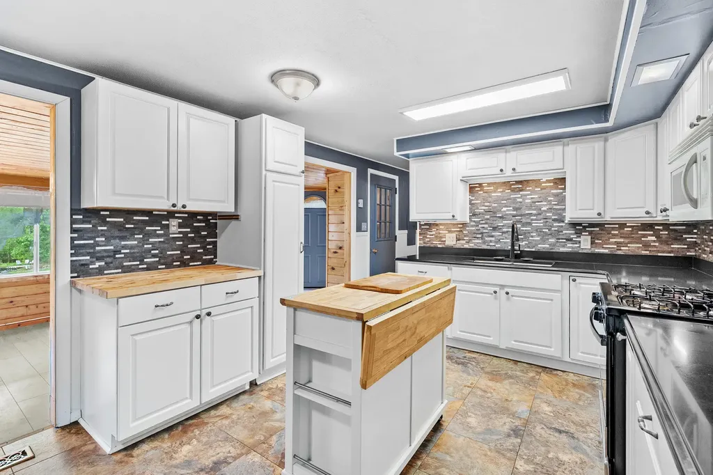 16660 M-89 Ross Township MI 49012