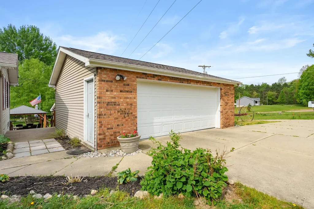 16660 M-89 Ross Township MI 49012