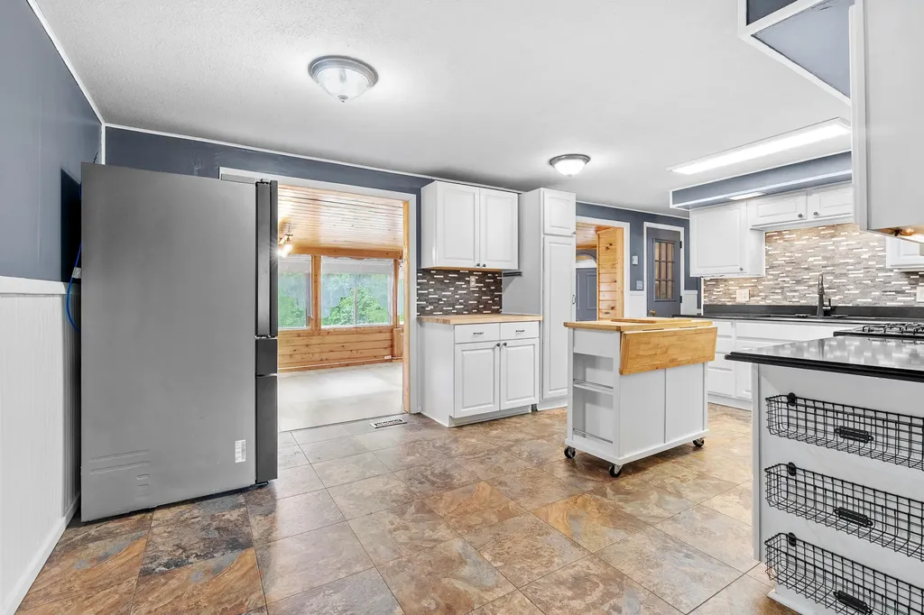 16660 M-89 Ross Township MI 49012