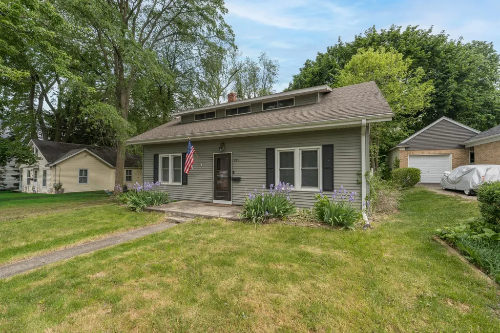 205 Parchmount Avenue Parchment City MI 49004