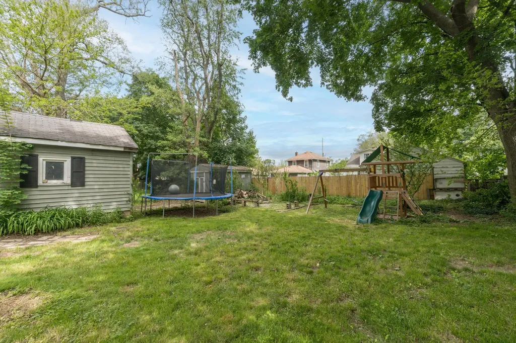 205 Parchmount Avenue Parchment City MI 49004