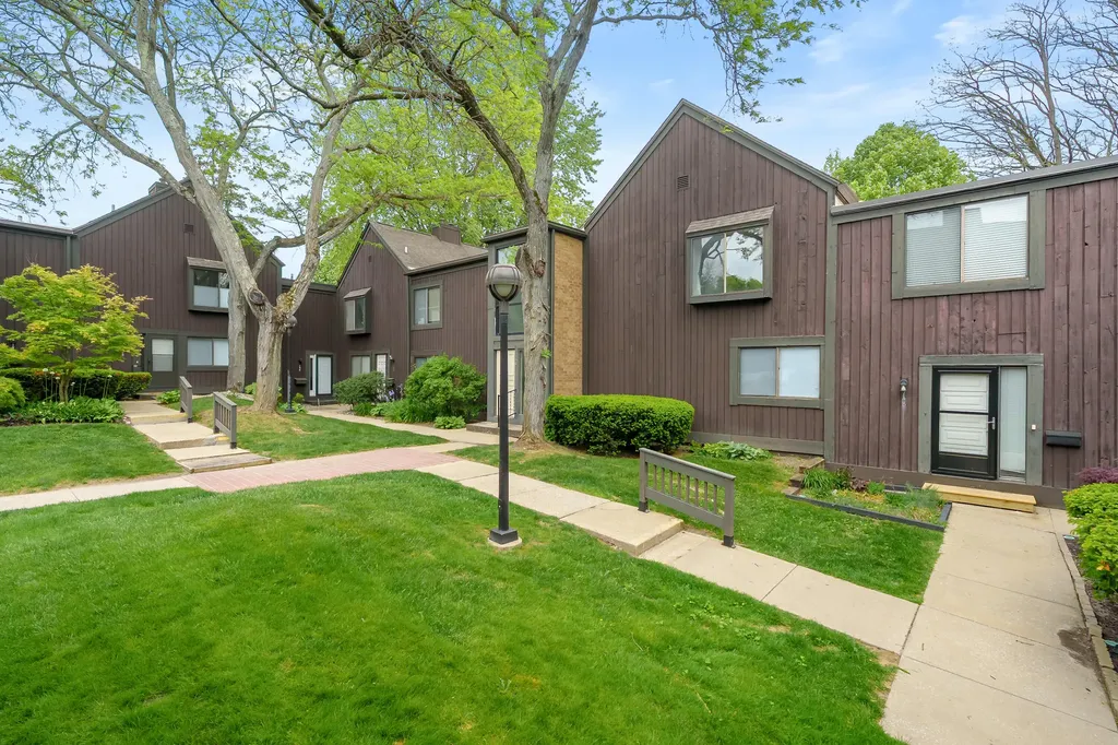 150 Carberry Hill Court Kalamazoo Charter Township MI 49006