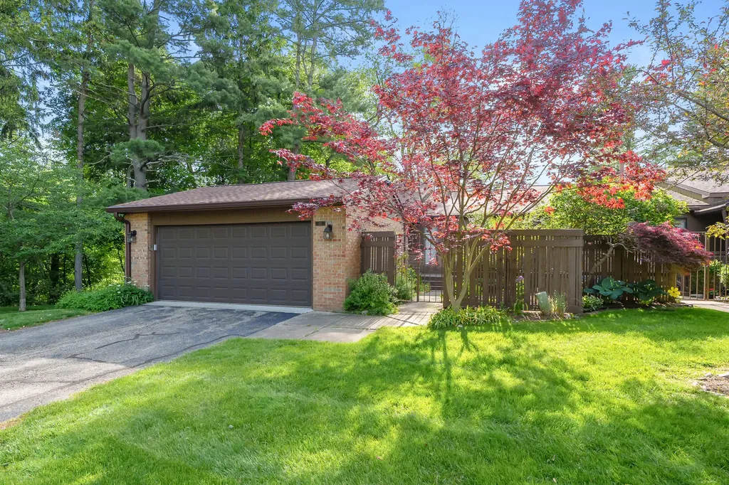 121 Pine Cove Circle Kalamazoo Charter Township MI 49006