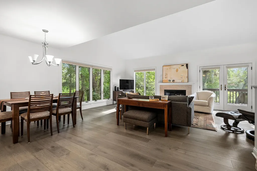 121 Pine Cove Circle Kalamazoo Charter Township MI 49006