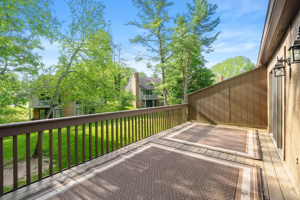 121 Pine Cove Circle Kalamazoo Charter Township MI 49006