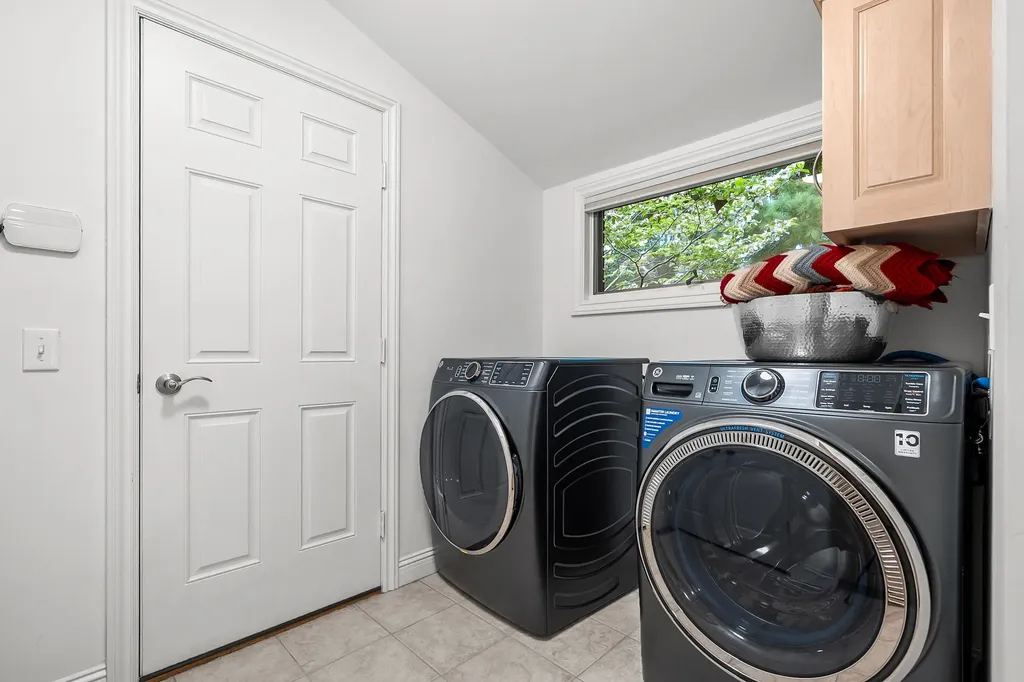 121 Pine Cove Circle Kalamazoo Charter Township MI 49006
