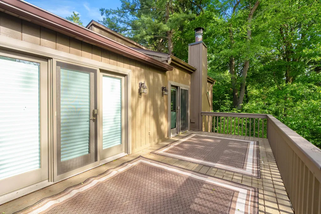 121 Pine Cove Circle Kalamazoo Charter Township MI 49006