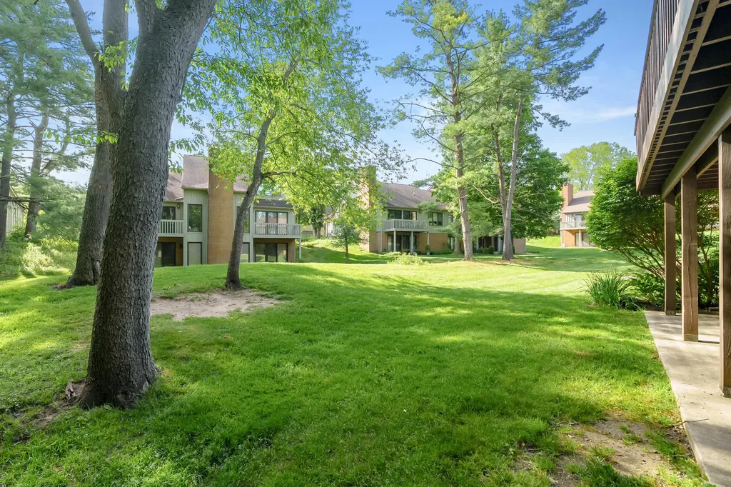121 Pine Cove Circle Kalamazoo Charter Township MI 49006
