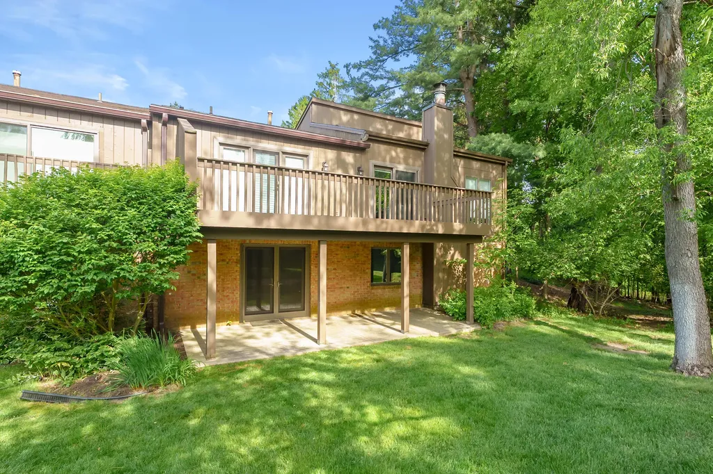121 Pine Cove Circle Kalamazoo Charter Township MI 49006