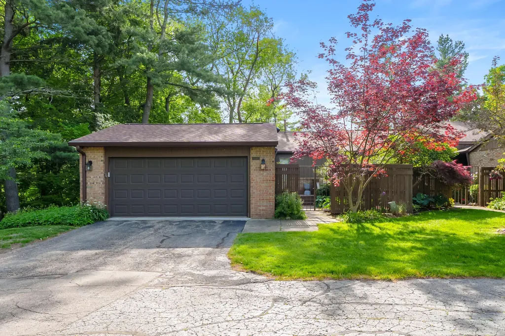 121 Pine Cove Circle Kalamazoo Charter Township MI 49006