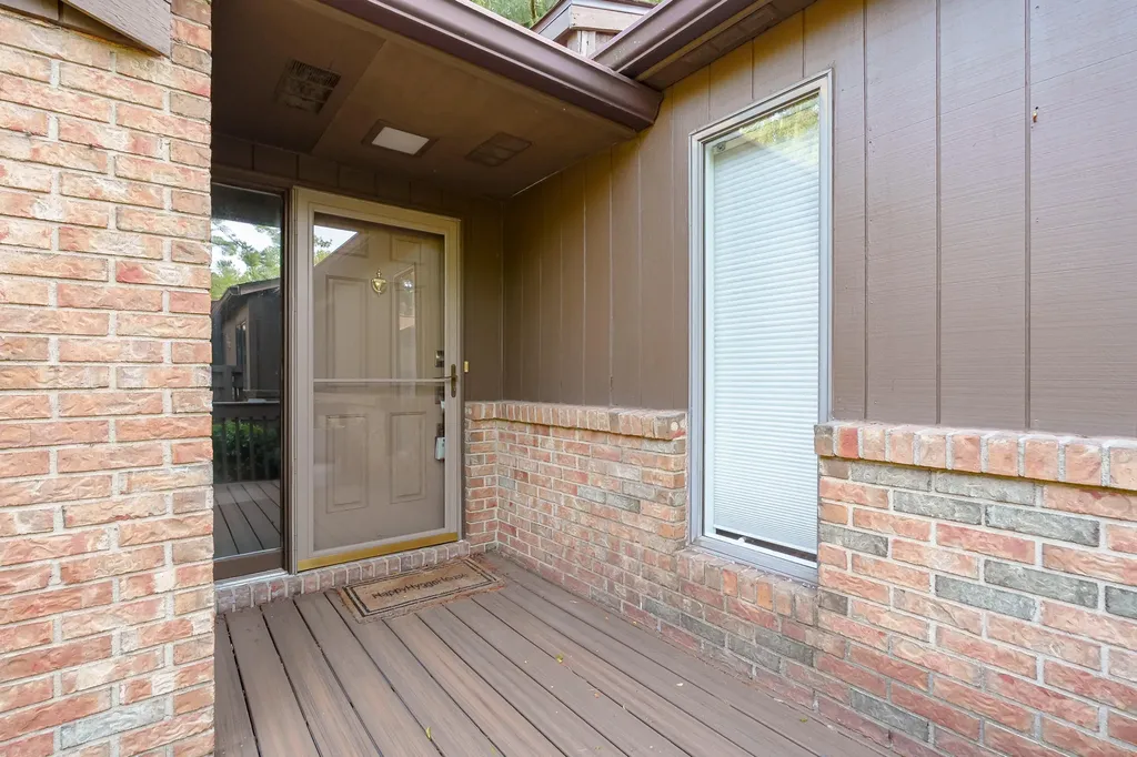 121 Pine Cove Circle Kalamazoo Charter Township MI 49006
