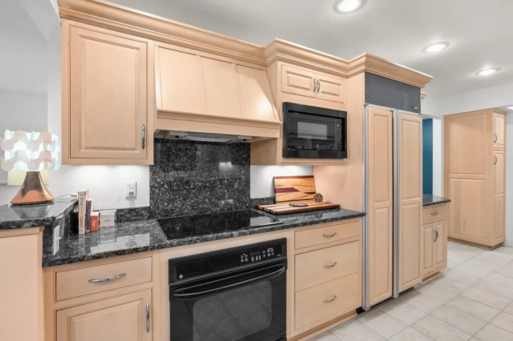 121 Pine Cove Circle Kalamazoo Charter Township MI 49006