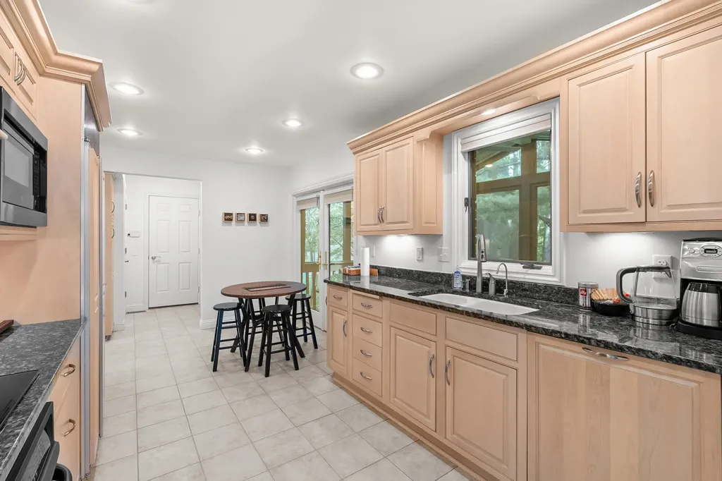 121 Pine Cove Circle Kalamazoo Charter Township MI 49006
