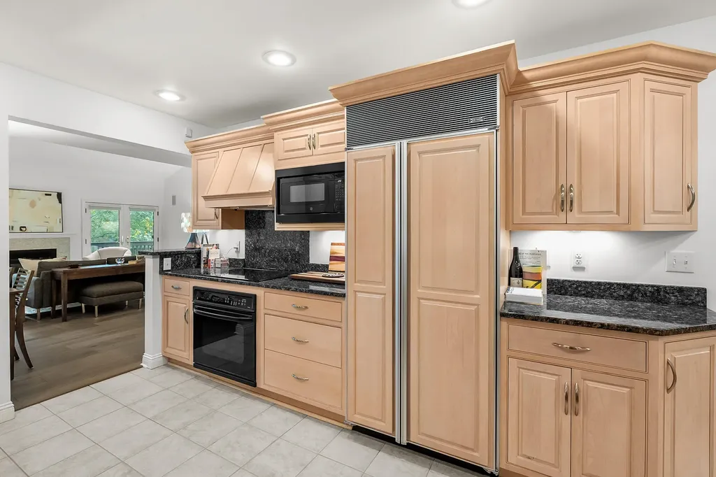 121 Pine Cove Circle Kalamazoo Charter Township MI 49006
