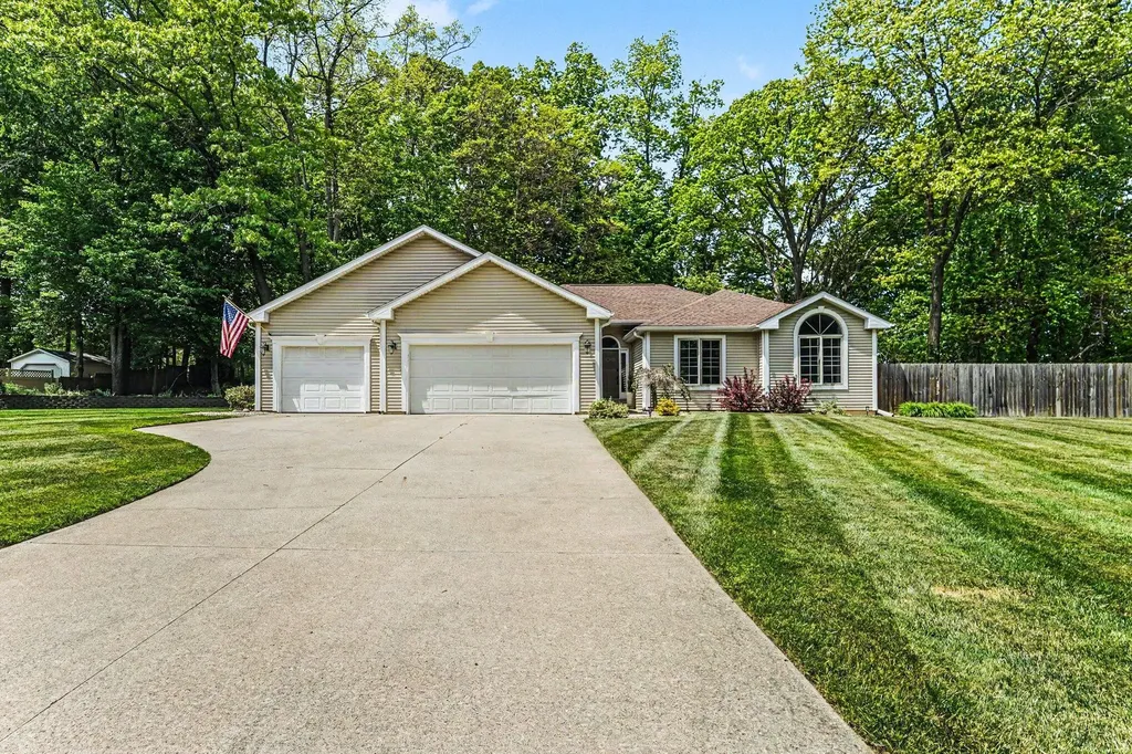 55800 Cedar Lane Paw Paw Township MI 49079