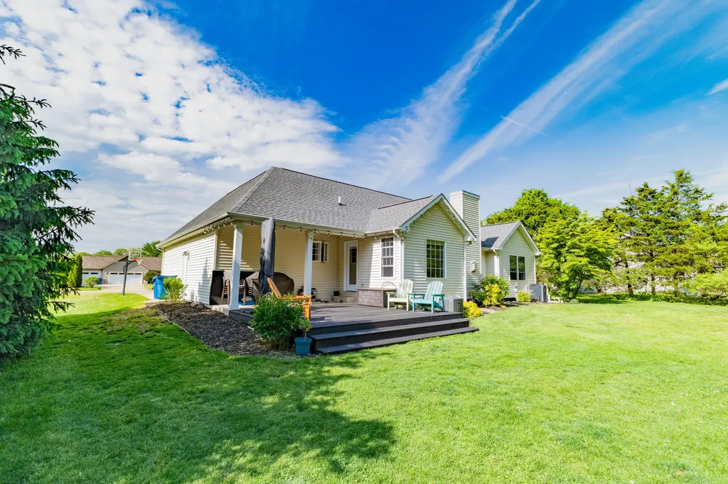 25283 Silver Oaks Boulevard Antwerp Township MI 49071