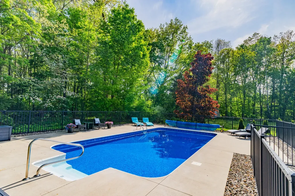 25283 Silver Oaks Boulevard Antwerp Township MI 49071
