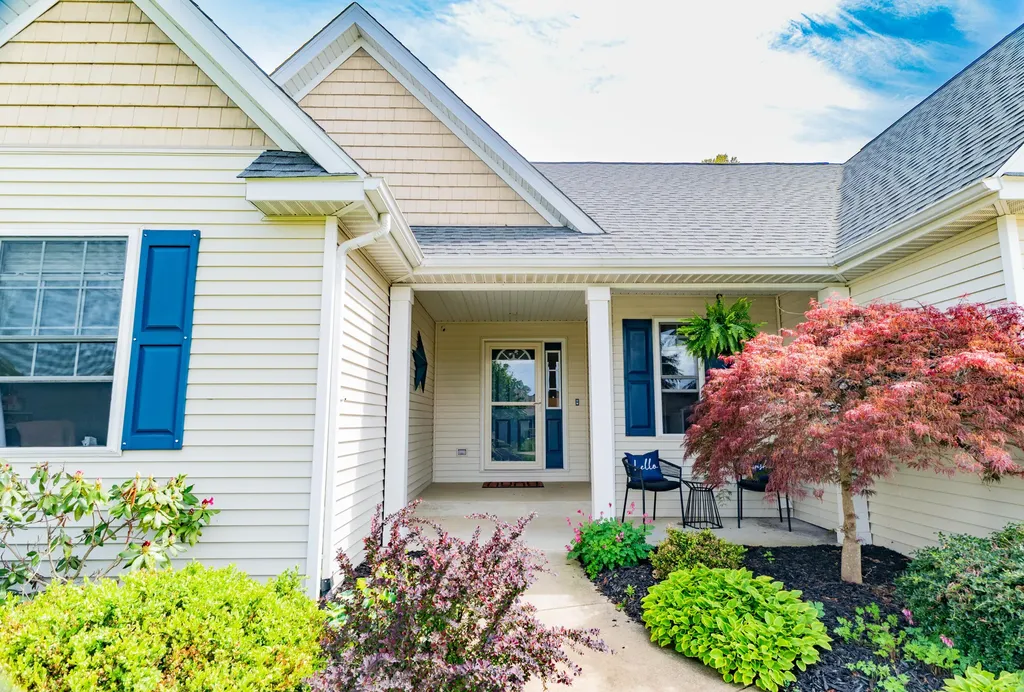 25283 Silver Oaks Boulevard Antwerp Township MI 49071
