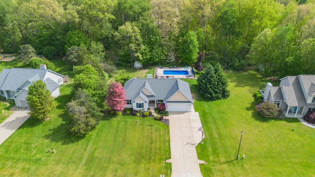 25283 Silver Oaks Boulevard Antwerp Township MI 49071
