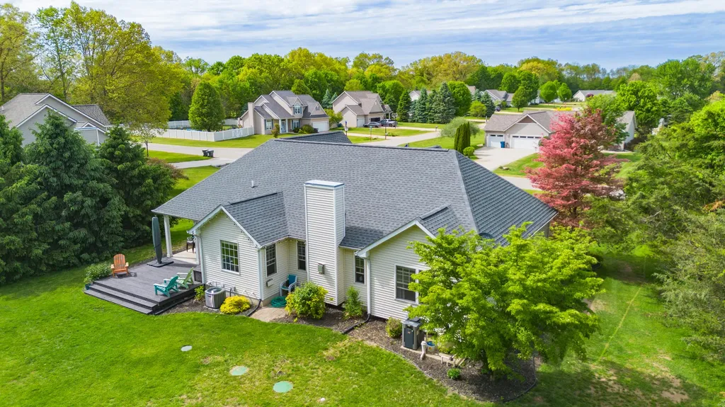 25283 Silver Oaks Boulevard Antwerp Township MI 49071