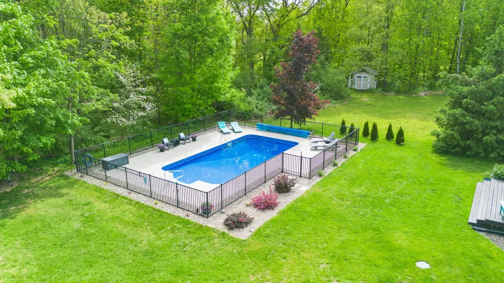 25283 Silver Oaks Boulevard Antwerp Township MI 49071