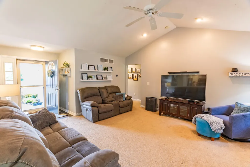 25283 Silver Oaks Boulevard Antwerp Township MI 49071
