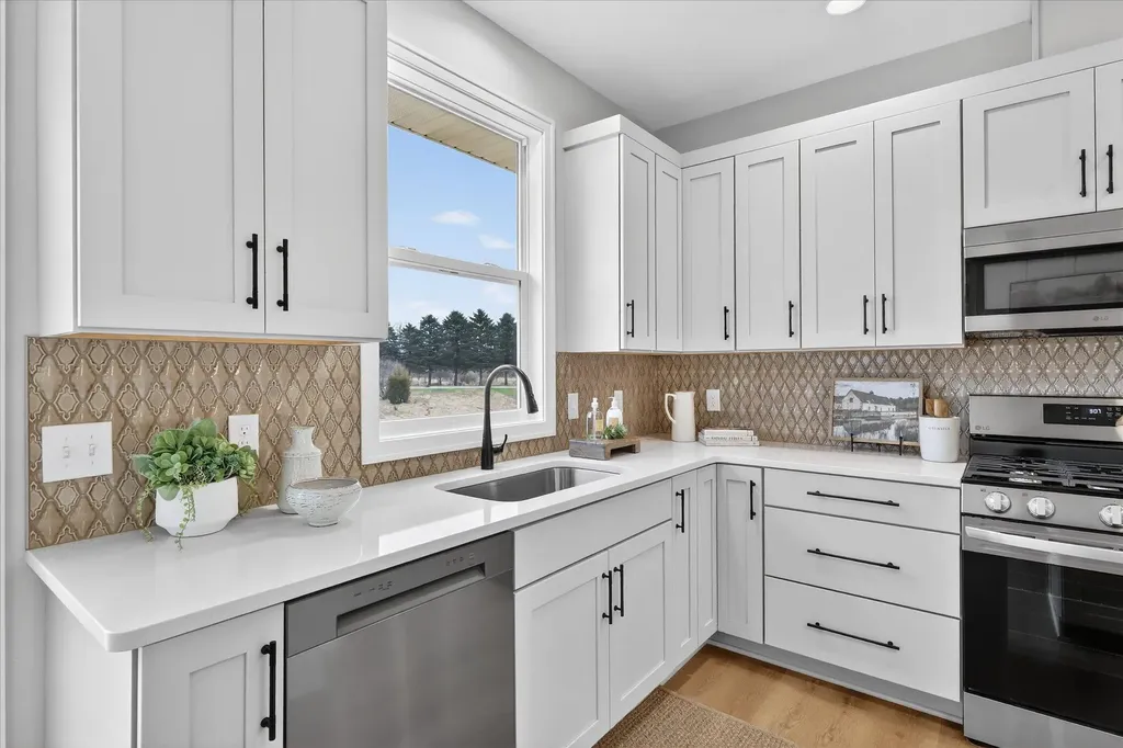 14104 Bridgeview Pointe Schoolcraft Village MI 49097
